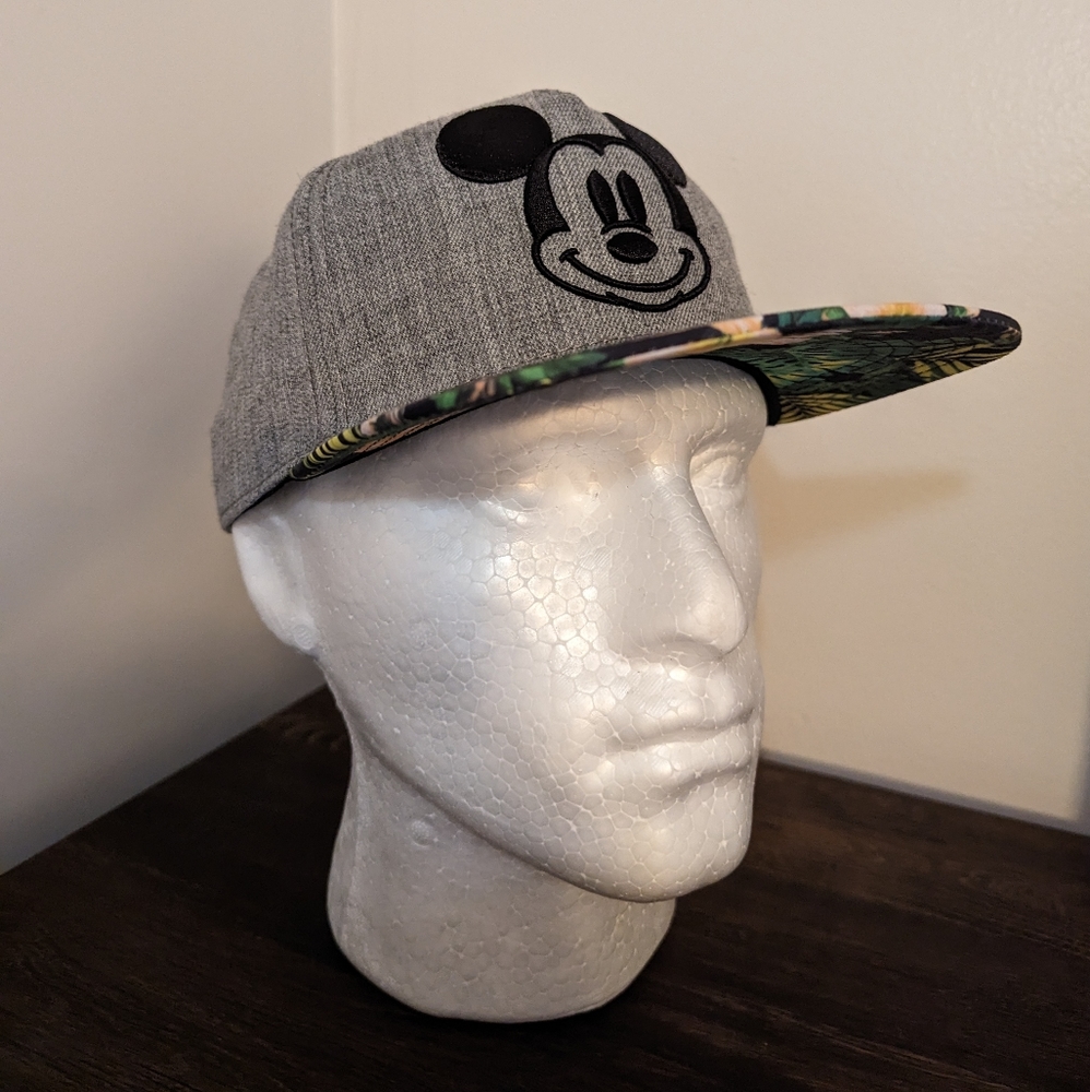 NWOT Disney Mickey Mouse snapback hat gray with floral Hawaiian print